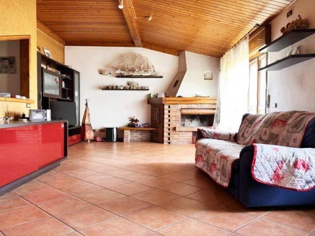 Villa Indipendente in vendita a Lugagnano Val D'arda, Reggio Emilia