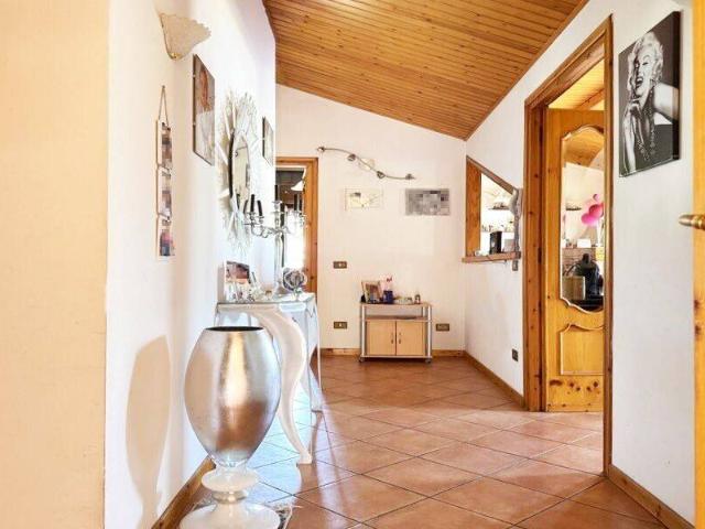 Villa Indipendente in vendita a Lugagnano Val D'arda, Reggio Emilia