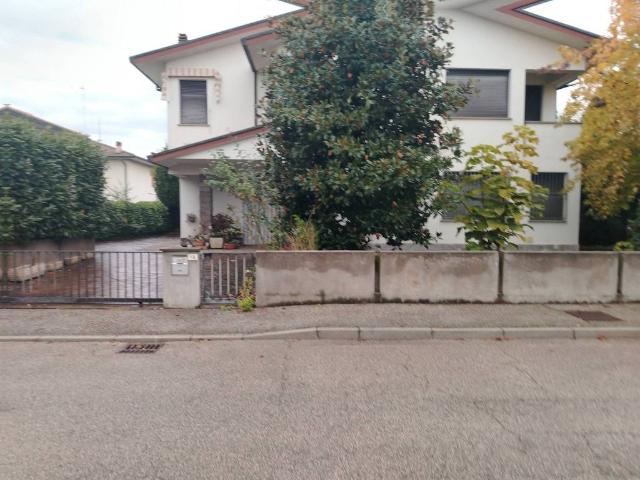Villa Indipendente in vendita a Unione dei comuni della Bassa Romagna, Lugo