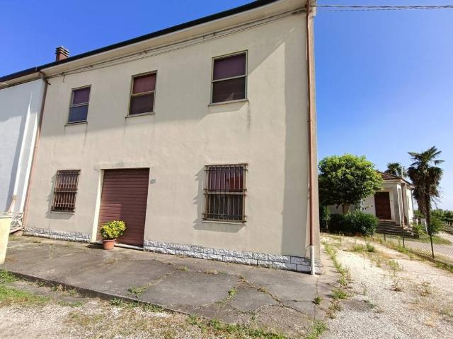 Villa Indipendente in vendita a Unione dei comuni della Bassa Romagna, Lugo