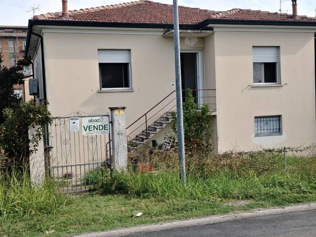 Villa Indipendente in vendita a Lugo, Ravenna