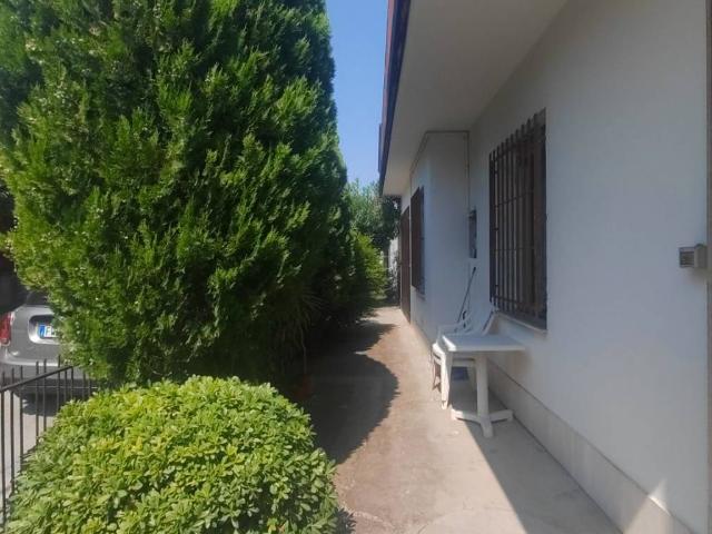 Villa Indipendente in vendita a Lugo, Ravenna