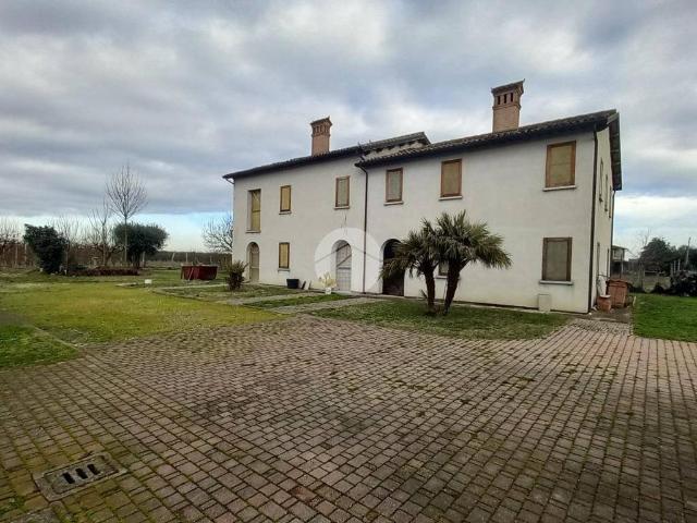 Villa Indipendente in vendita a Unione dei comuni della Bassa Romagna, Lugo