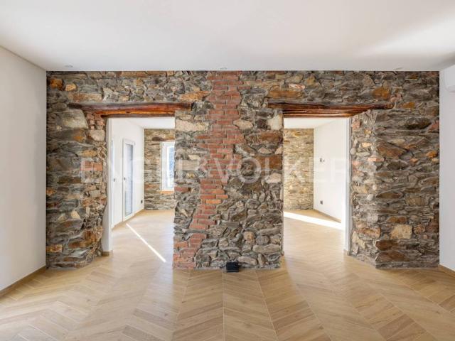 Villa Indipendente in vendita a Comunità Montana Valli del Verbano, Luino