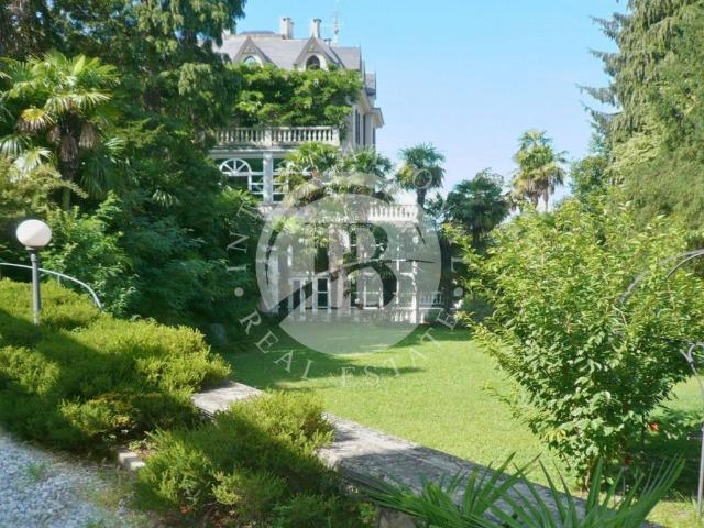 Villa Indipendente in vendita a Comunità Montana Valli del Verbano, Luino