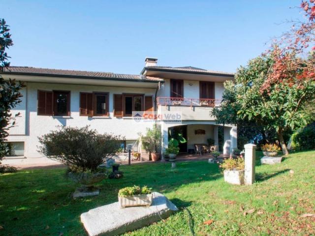 Villa Indipendente in vendita a Comunità Montana Valli del Verbano, Luino