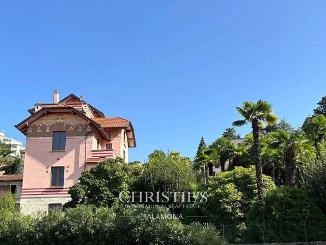 Villa Indipendente in vendita a Comunità Montana Valli del Verbano, Luino