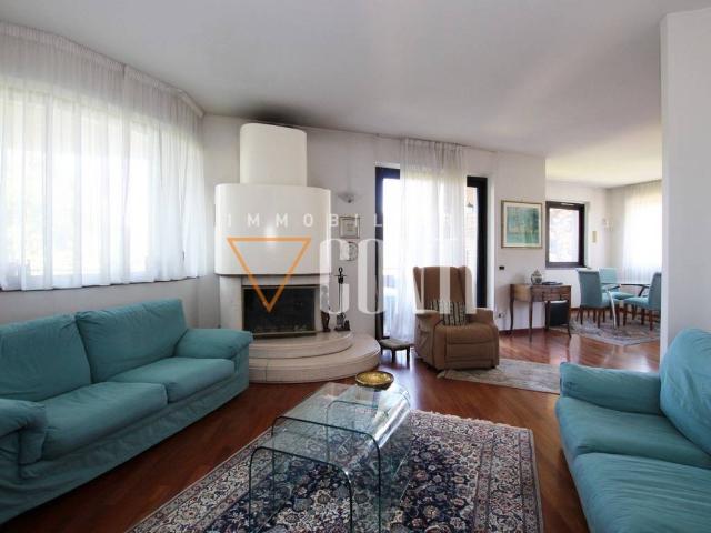 Villa Indipendente in vendita a Comunità Montana Valli del Verbano, Luino