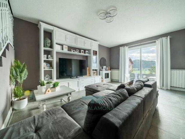 Villa Indipendente in vendita a Comunità Montana Valli del Verbano, Luino