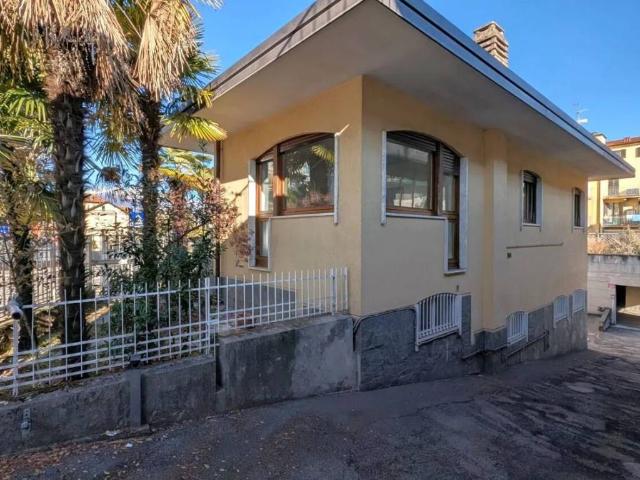Villa Indipendente in vendita a Molini, Luino