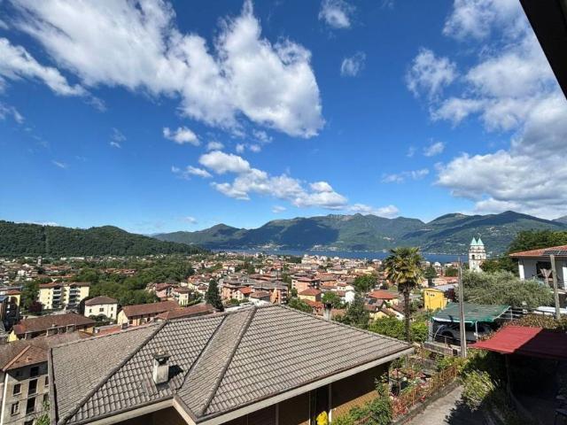 Villa Indipendente in vendita a Comunità Montana Valli del Verbano, Luino
