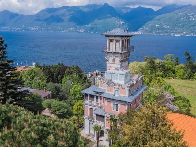 Villa Indipendente in vendita a Comunità Montana Valli del Verbano, Luino