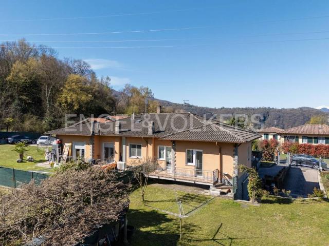 Villa Indipendente in vendita a Comunità Montana Valli del Verbano, Luino