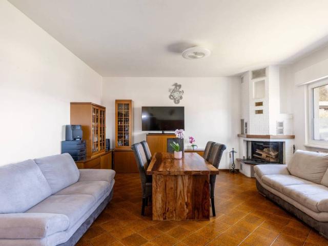 Villa Indipendente in vendita a Comunità Montana Valli del Verbano, Luino