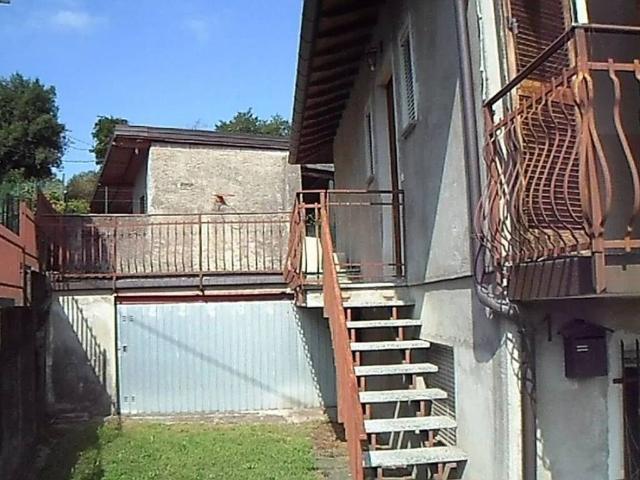 Villa Indipendente in vendita a Comunità Montana Valli del Verbano, Luino
