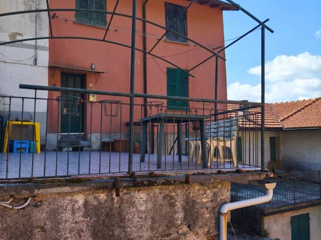 Villa Indipendente in vendita a Boasi, Lumarzo