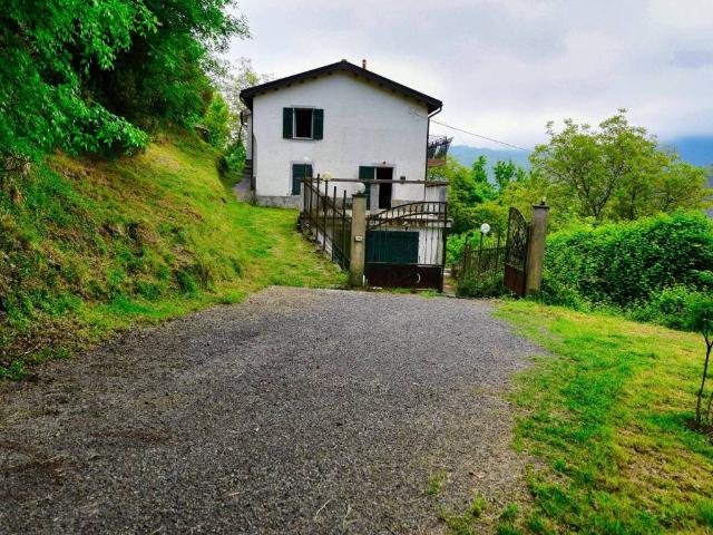 Villa Indipendente in vendita a Lumarzo, Liguria