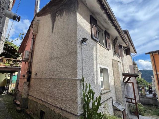 Villa Indipendente in vendita a Lumarzo