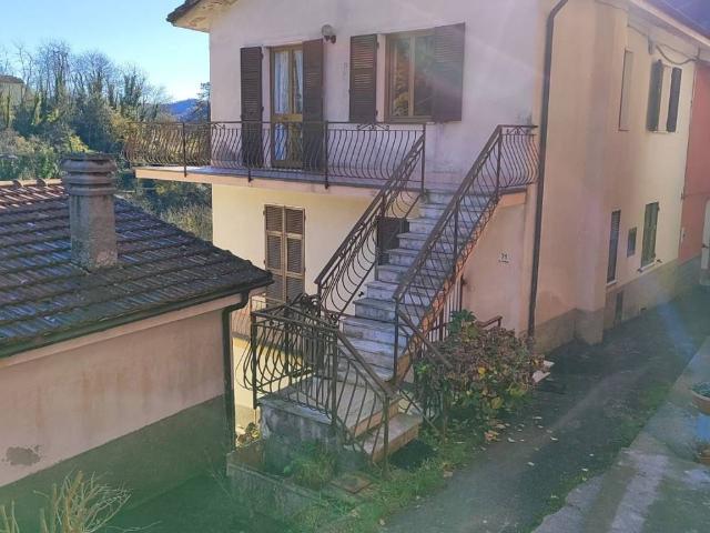 Villa Indipendente in vendita a Lumarzo