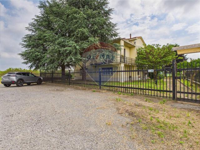 Villa Indipendente in vendita a Lungavilla, Lombardia
