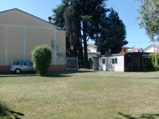 Villa Indipendente in vendita a Lungavilla, Lombardia