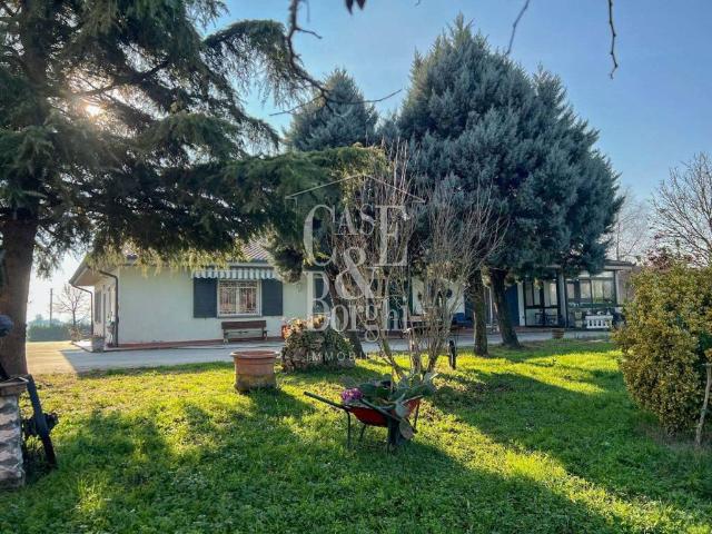 Villa Indipendente in vendita a Lungavilla, Lombardia
