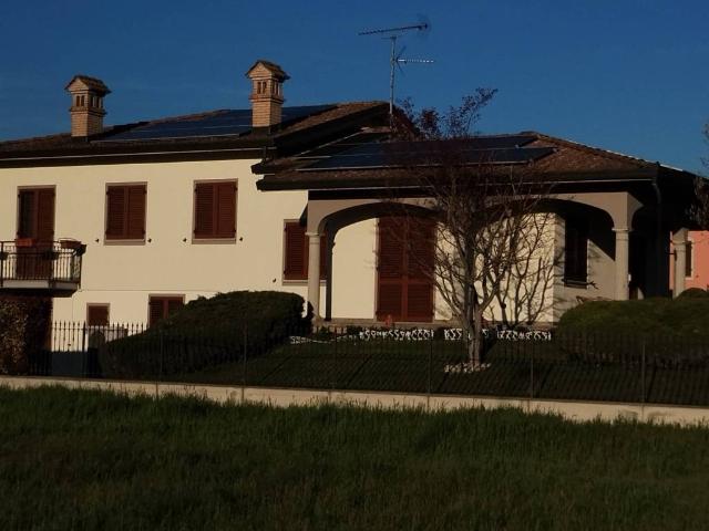 Villa Indipendente in vendita a Lungavilla, Lombardia