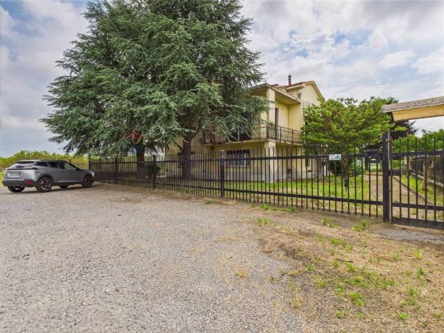 Villa Indipendente in vendita a Lungavilla, Lombardia