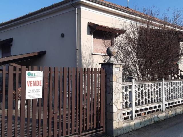 Villa Indipendente in vendita a Lungavilla, Lombardia