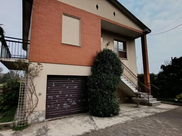 Villa Indipendente in vendita a Lungavilla, Lombardia