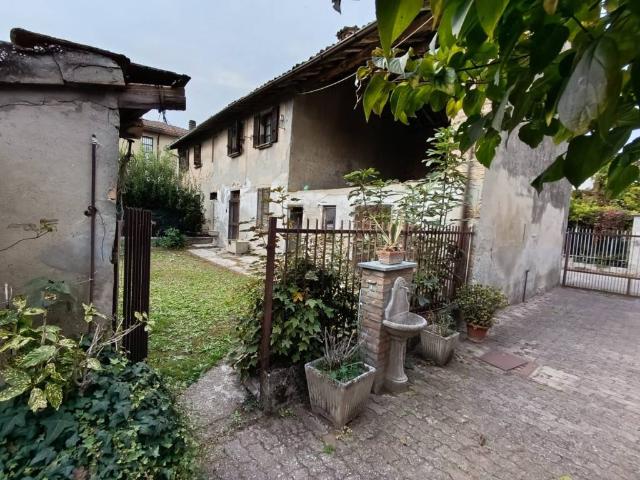 Villa Indipendente in vendita a Lungavilla, Lombardia
