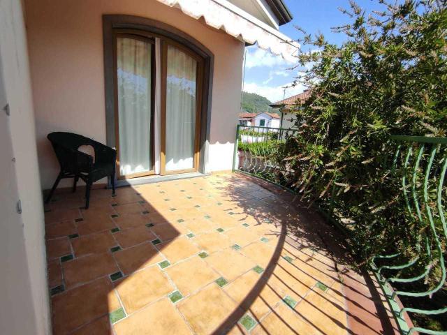 Villa Indipendente in vendita a Isola, Luni
