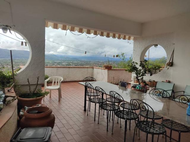 Villa Indipendente in vendita a Luni, Liguria