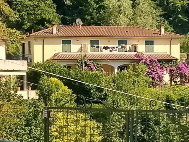 Villa Indipendente in vendita a L'Annunziata, Luni