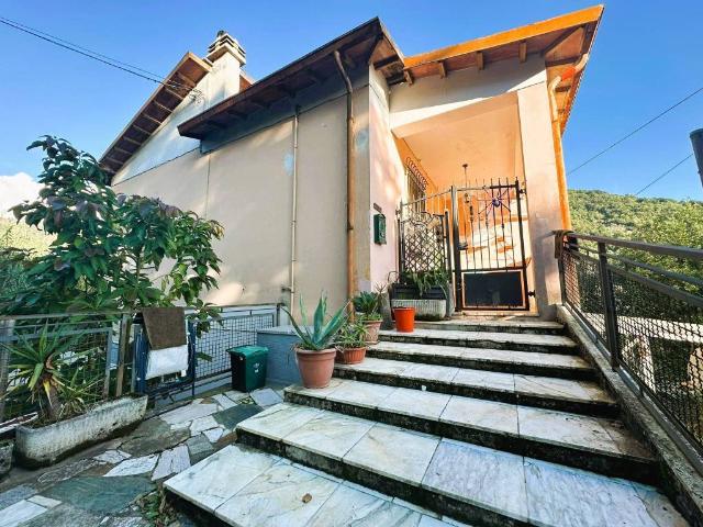 Villa Indipendente in vendita a L'Annunziata, Luni