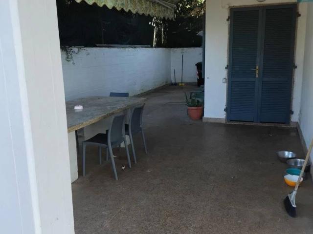 Villa Indipendente in vendita a Isola, Luni