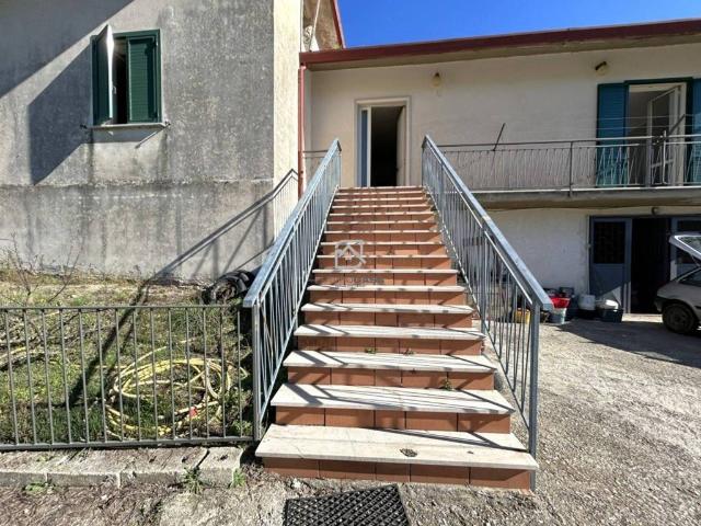Villa Indipendente in vendita a Taurasi, Campania