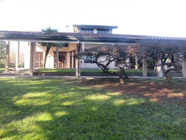 Villa Indipendente in vendita a Lurago D'erba, Lombardia