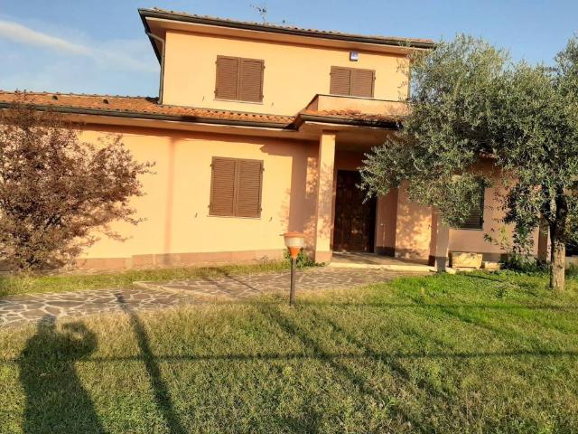 Villa Indipendente in vendita a Lurano, Lombardia