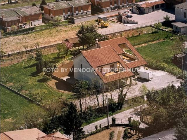 Villa Indipendente in vendita a Lurano, Lombardia