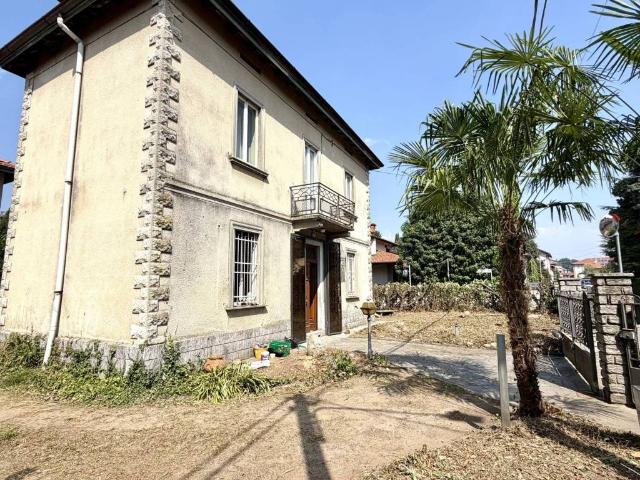Villa Indipendente in vendita a Lurate Abbate, Lurate Caccivio