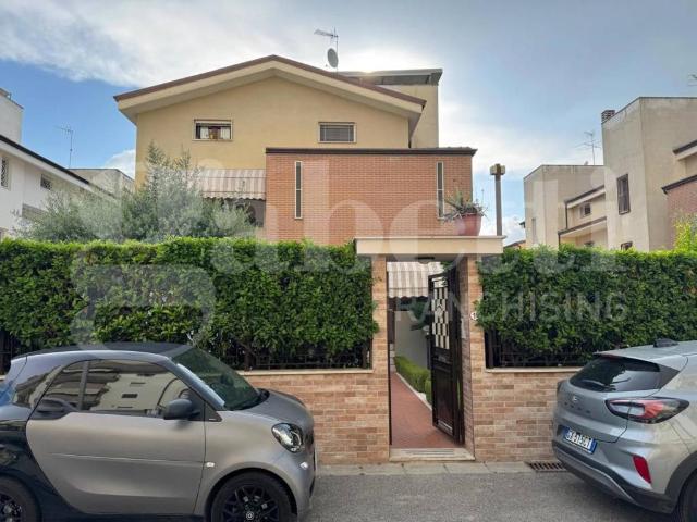 Villa Indipendente in vendita a Lusciano, Campania