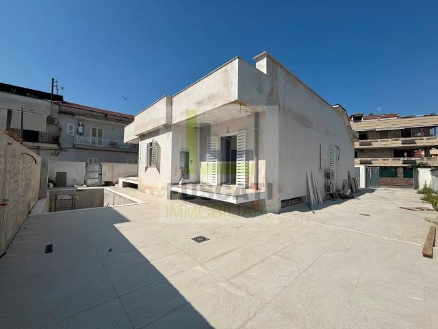 Villa Indipendente in vendita a Aversa, Caserta
