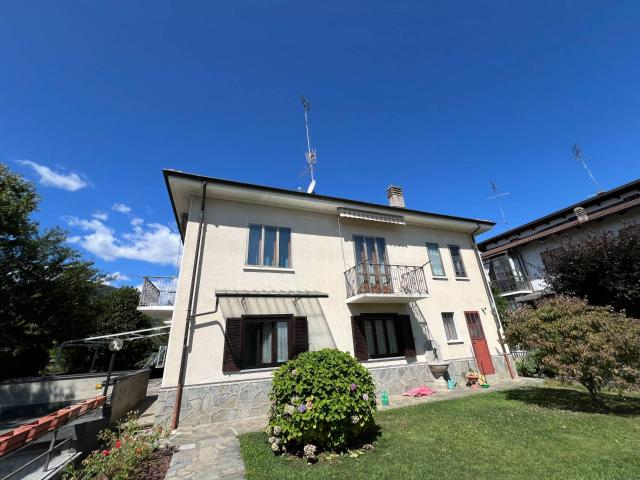 Villa Indipendente in vendita a Colletto, Piemonte