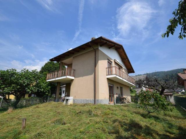 Villa Indipendente in vendita a Colletto, Piemonte