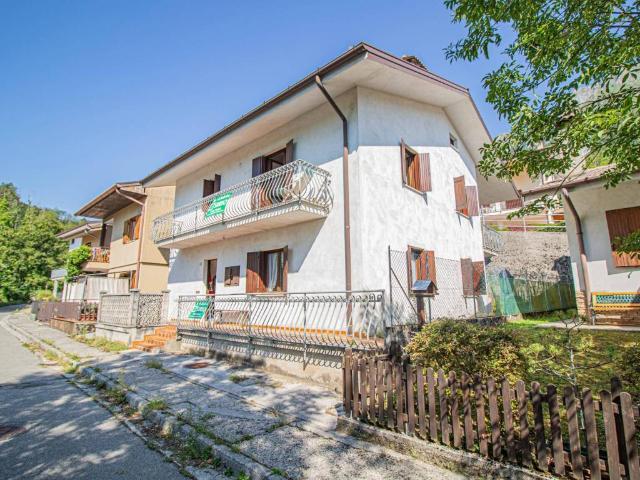 Villa Indipendente in vendita a Pradielis, Friuli-Venezia Giulia