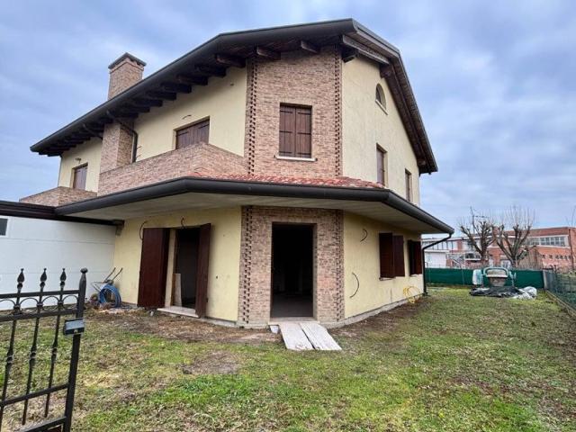 Villa Indipendente in vendita a Lusia, Veneto
