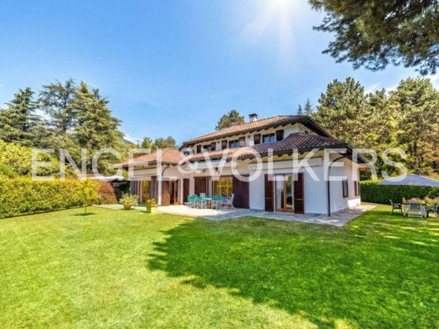 Villa Indipendente in vendita a Luvinate, Lombardia