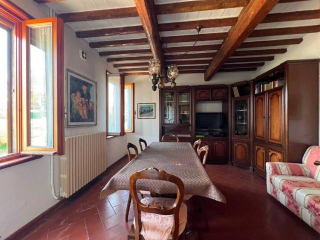 Villa Indipendente in vendita a Bassa Reggiana, Re
