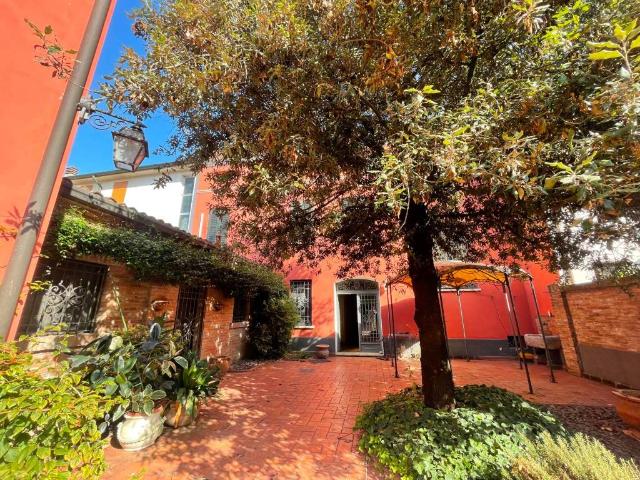 Villa Indipendente in vendita a Bassa Reggiana, Re